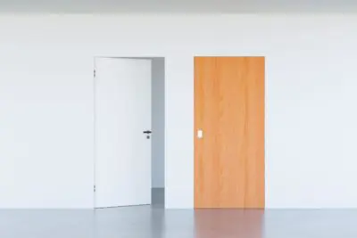 Spiegeltüren - Tapetentüren - Wandbündige Spiegeltür kaufen